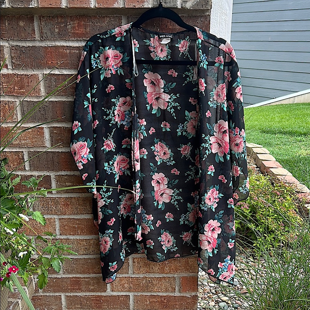 Wet Seal Ladies O/S Black and Pink Floral Sheer Kimono/Cover up